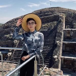 Meet your Posher, Felipe